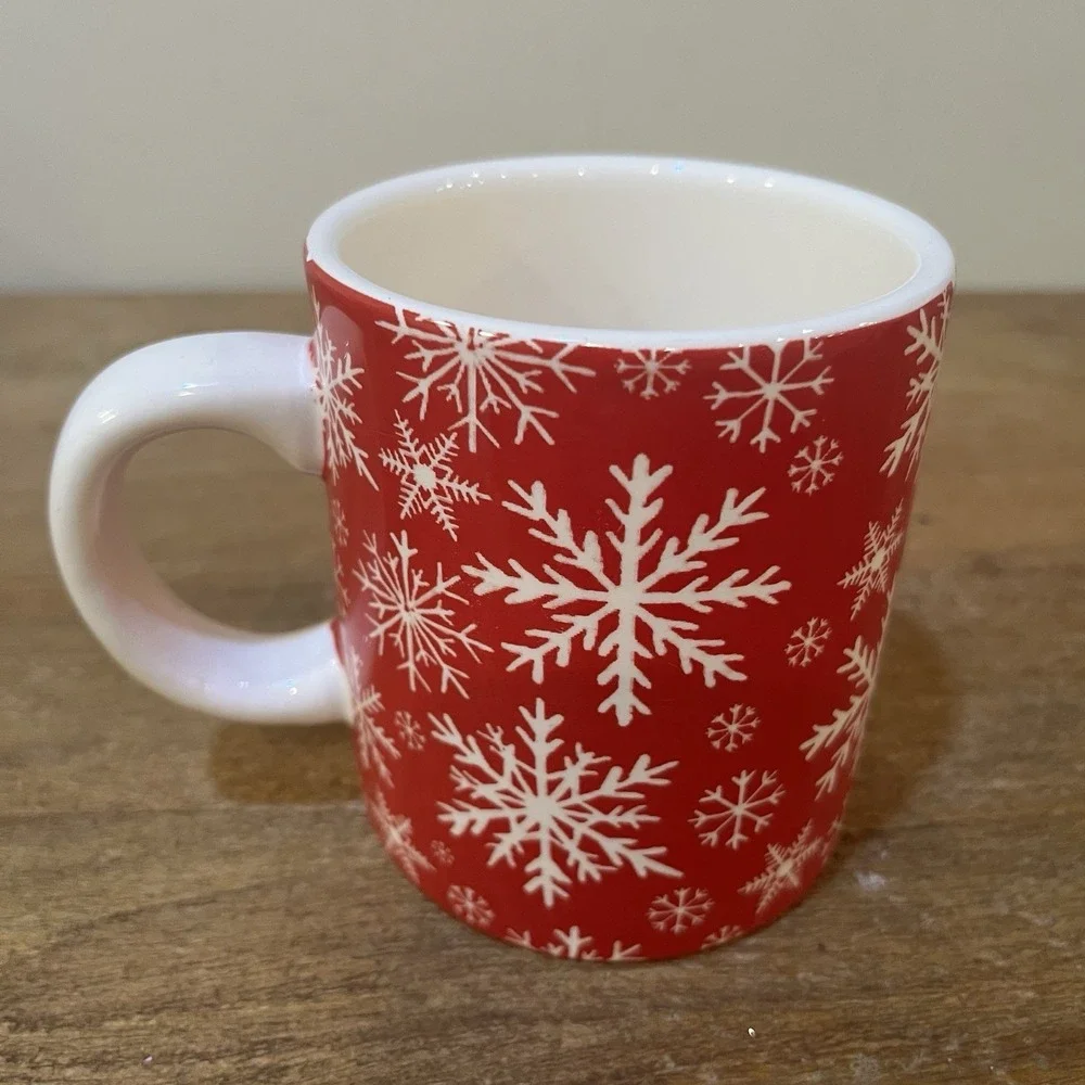 Sur la Table Christmas Holiday Mug Set of 2 Snowflake Candy Cane Red Coffee Cups
